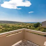 1 Bedroom Amazing In Apartamento