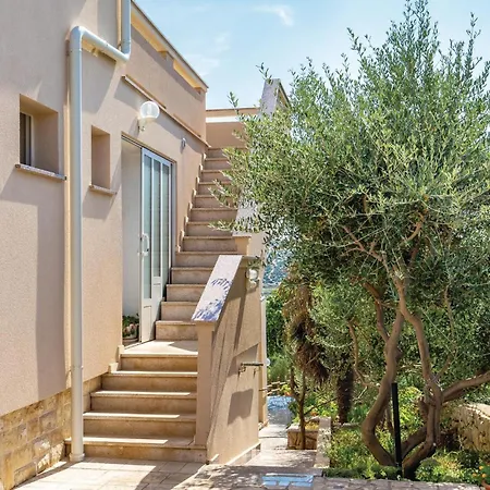 1 Bedroom Amazing In Kolan